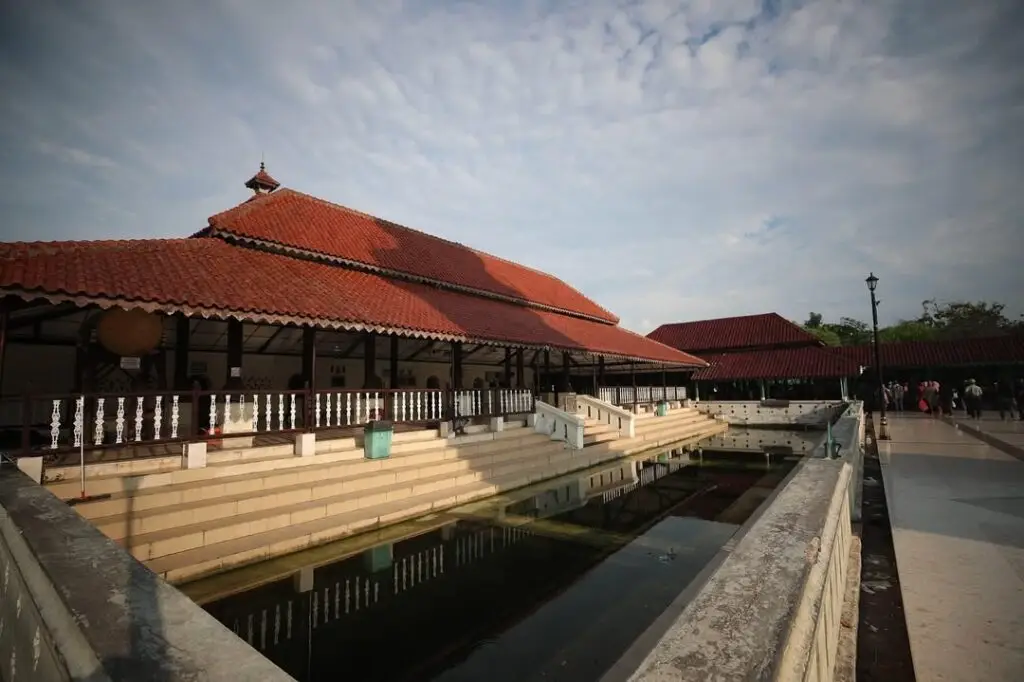 Masjid Agung Banten - instagram.com/@prabowo