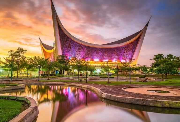 Masjid Raya Syekh Ahmad Khatib Al-Minangkabawi: Pilar Ilmu dan Arsitektur Pencerah Umat