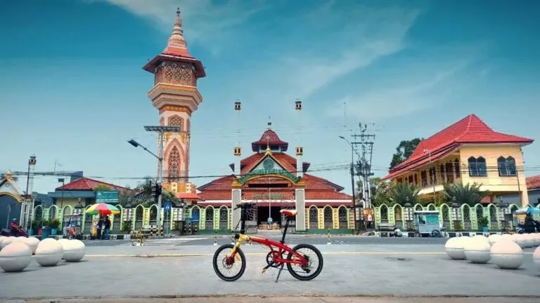 Masjid Agung Kauman: Ikon Religi dan Warisan Budaya Kraton