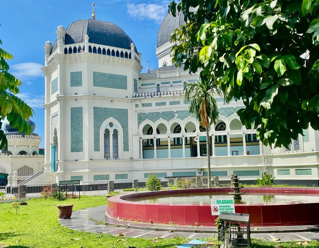 Masjid Raya Al Mashun - instagram.com/@harnodp