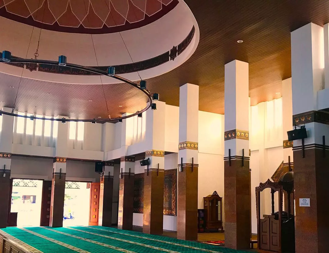 Interior Masjid Agung Boyolai - instagram.com/@bayubrilliantrafly