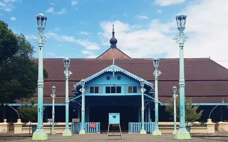 Masjid Agung Surakarta: Sejarah, Arsitektur Klasik, Dekorasi Mataram
