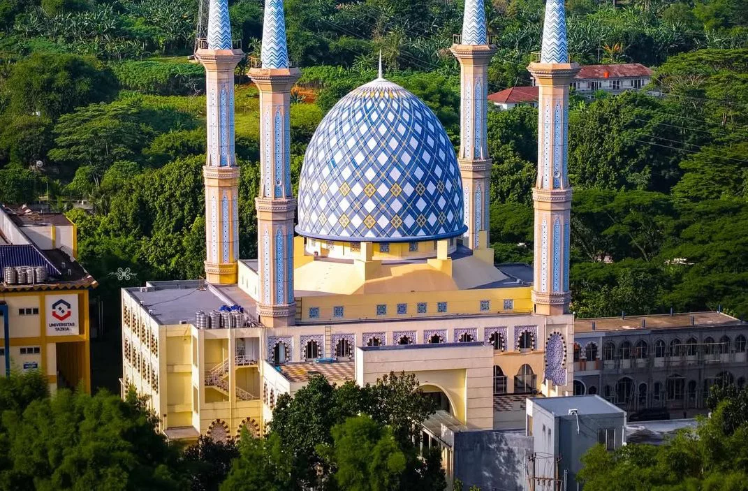 Masjid Andalusia - instagram.com/@alivikry