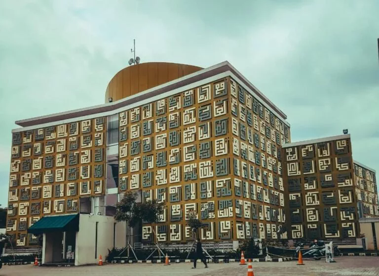 Masjid Asmaul Husna: Arsitektur Kontemporer, Filosofi Islami, dan Inspirasi Lokal