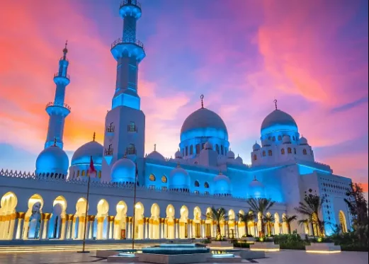 Masjid Raya Syeikh Zayed: Arsitektur Memukau di Jantung Solo
