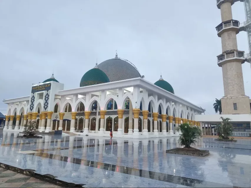 Souce Image: instagram.com/@infolubuklinggau (Masjid Agung Lubuk Linggau)