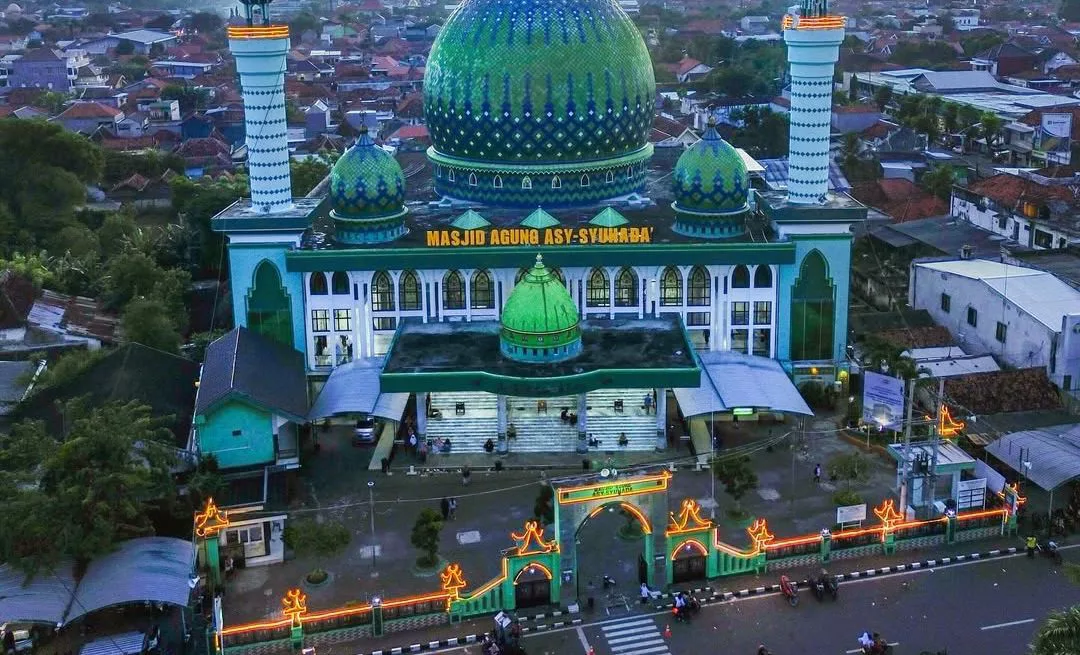 Masjid Agung Pamekasan - instagram.com/@Masjid Agung Pamekasan - instagram.com/@baaperrun