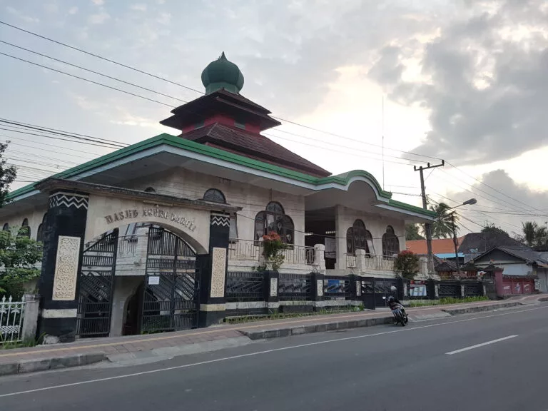 Detail Dekorasi dan Sejarah Masjid Agung Bangli Terbaru
