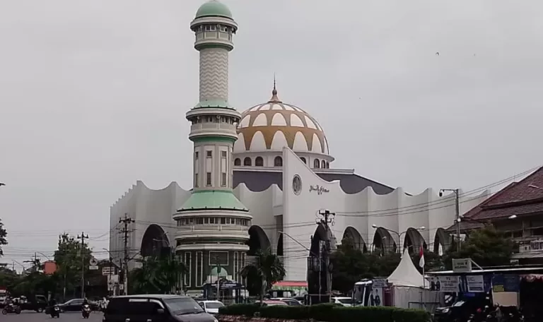 Masjid Agung Kendal: Saksi Sejarah Penyebaran Islam Daerah