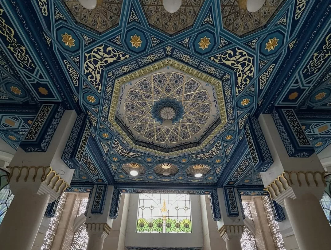 Interior Masjid Agung Medan - instagram.com@Masjid Agung Medan - instagram.com/@adjiepam.dj