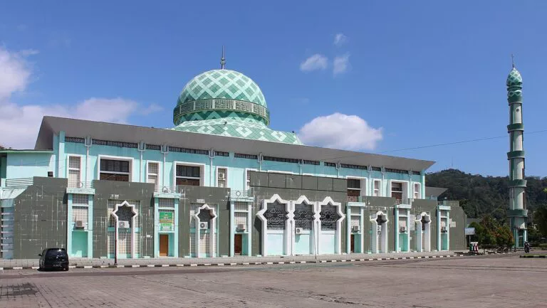 Memahami Makna Arsitektur Kubah Megah Masjid Agung Nurul Iman