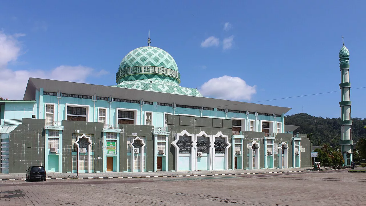Masjid Agung Nurul Iman - id.wikipedia.org