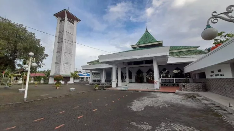 Rahasia Keindahan Arsitektur dan Harmoni Masjid Agung Al-Falah Kyai Modjo