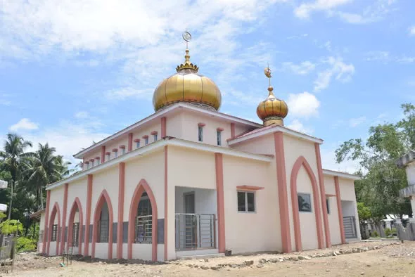 Simbol Keagungan Umat Dalam Masjid Agung Al-Uswah