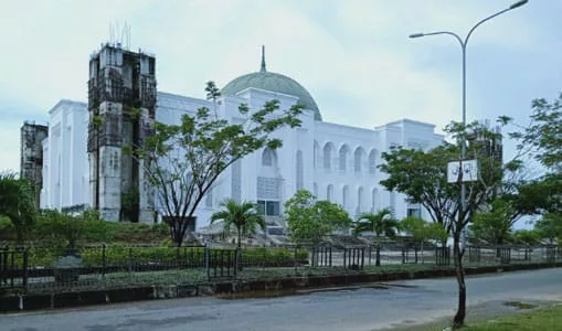 Masjid Agung Baitul A’la: Pesona Arsitektur Giok Terindah