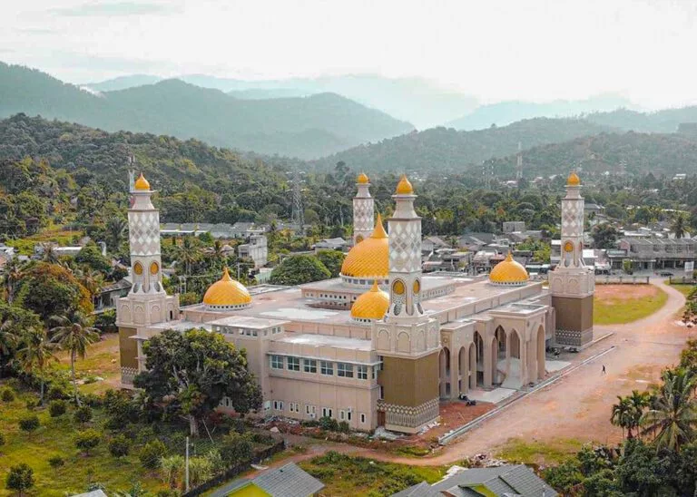 Masjid Agung Baitul Ghafur: Simbol Kebanggaan Masyarakat Aceh Barat