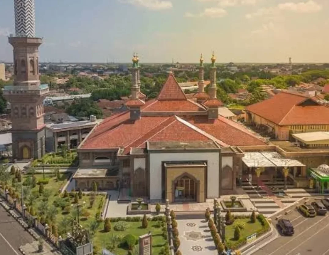 Masjid Raya At-Taqwa - instagram.com/@cirebonhistory