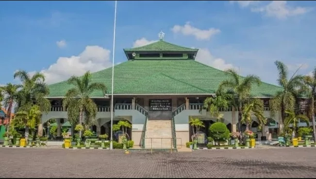 Masjid Agung Sudirman Cahaya Ibadah Kota Cilacap