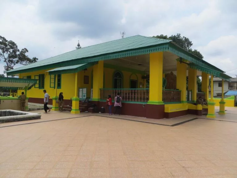 Keunikan Arsitektur dan Nilai Historis Masjid Jami Sultan Lingga