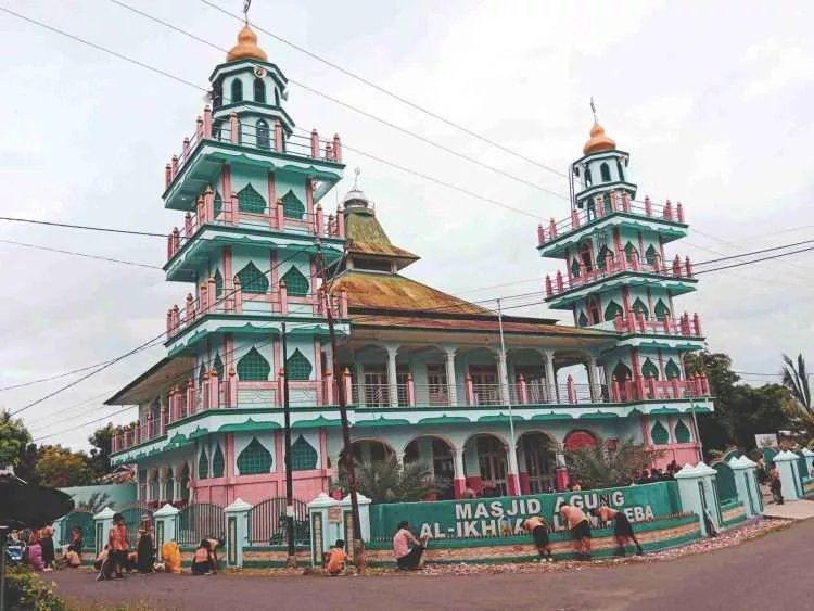 Sejarah Bangunan Masjid Agung Lewoleba Sebagai Simbol Persatuan Umat