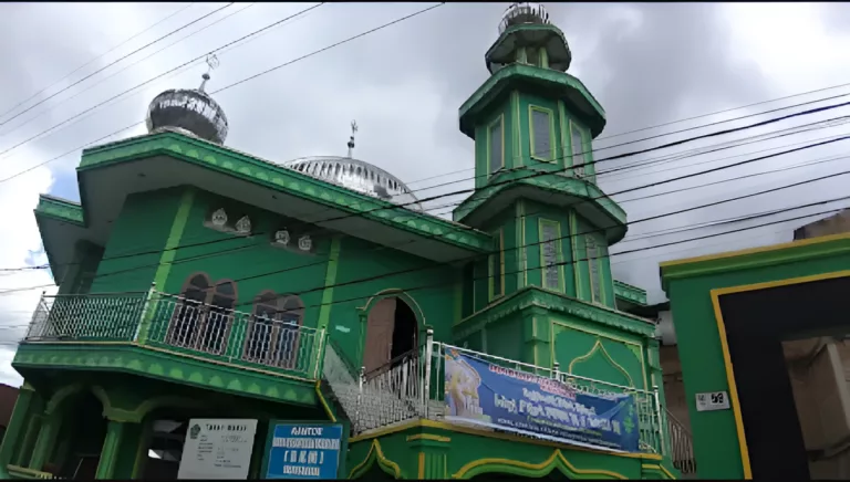 Masjid Raya Al-Amin Dolok Sanggul, Simbol Kedamaian yang Memukau