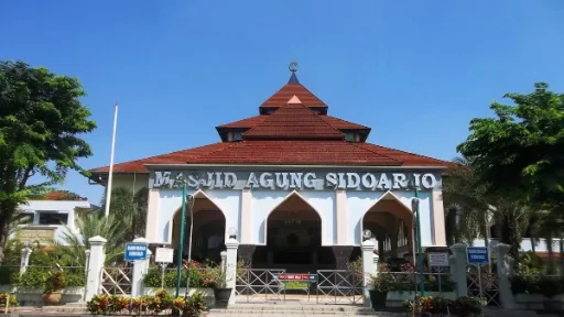Keunikan Masjid Agung Sidoarjo yang Wajib Anda Kunjungi