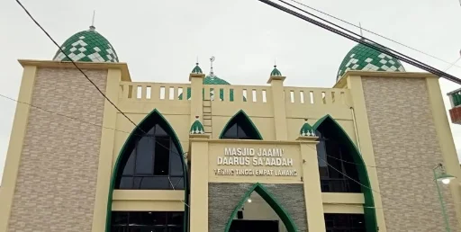 Masjid Jami’ Daarus Sa’aadah, Tempat Ibadah yang Menarik dan Jarang Diketahui